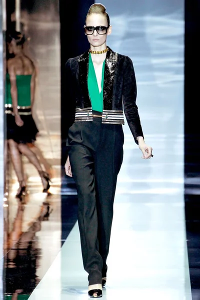 Look 4